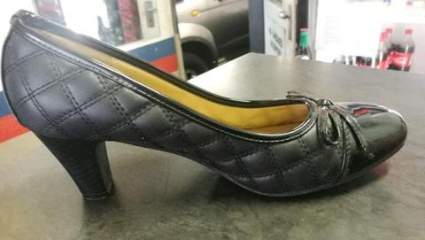 Ladies size 7 Shoes