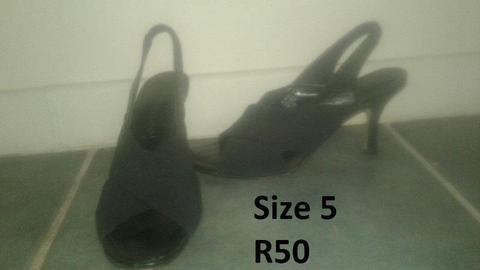 Black sandal heels size 5