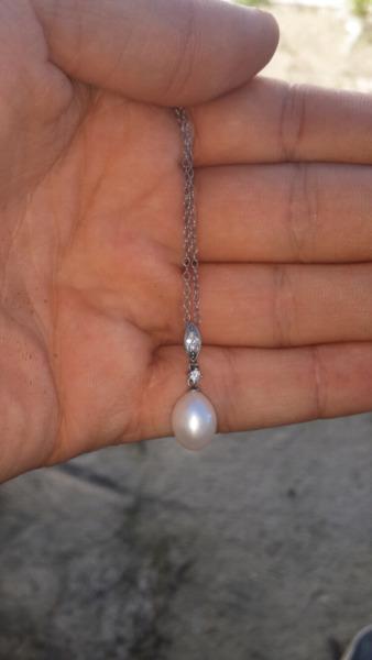 Pearl and diamond neckless