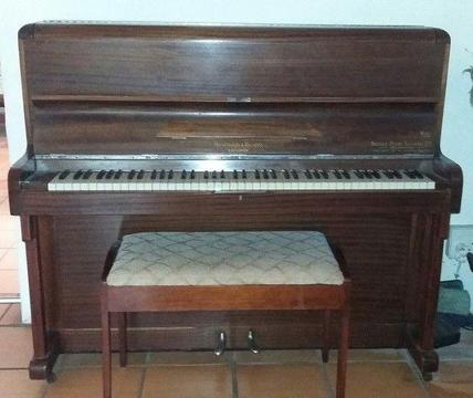 Piano in Excellent Condition