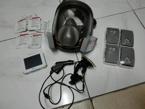 3M face mask with accessories