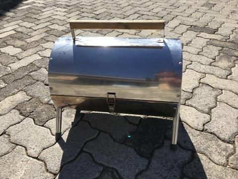 Mini travel braai barbecue