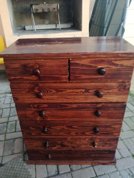 Excellent chest of drawer solid pine bargain price of only R1000