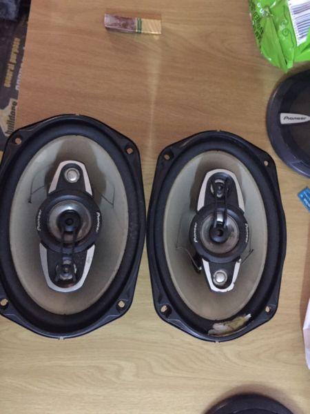 Pioneer 6 x 9 speakers