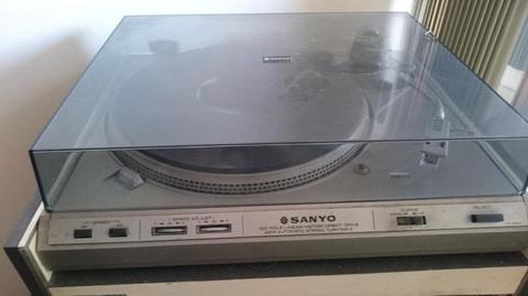Direct drive turntable