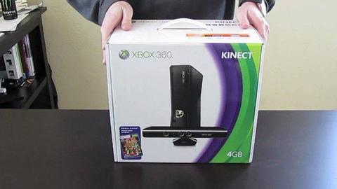 Xbox 360 Black 4GB in box + KINECT + 9 Games to sell or swop