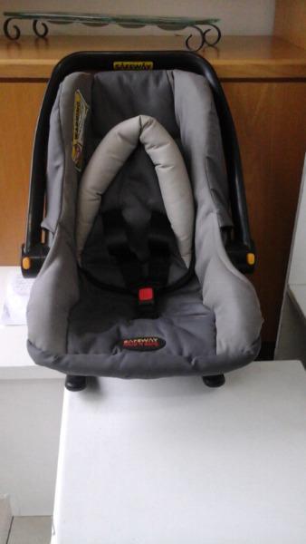 Safewaycarseat and baby carrier