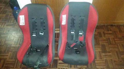 2 Narnia red carseats