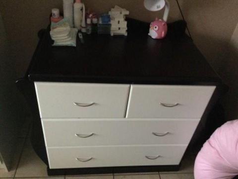 Cot & Chest drawers
