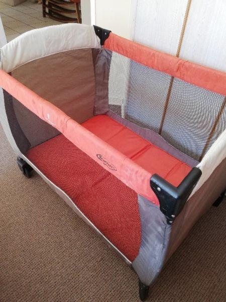 Bambino camp cot with levels
