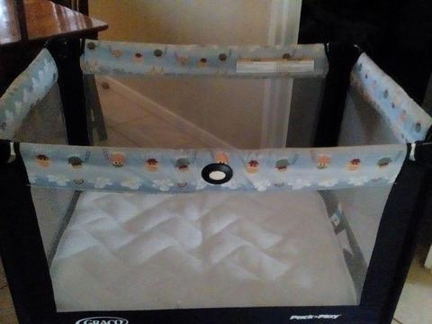 Graco Camp cot with travel mattress