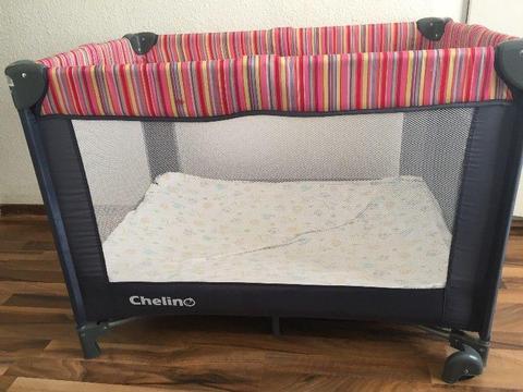 Chelino cot for sale for R600