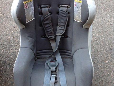 2 Car seats for sale