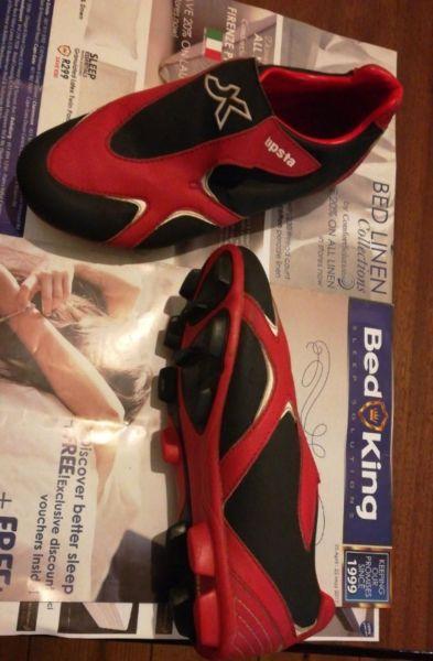 Kid soccer boots size 4