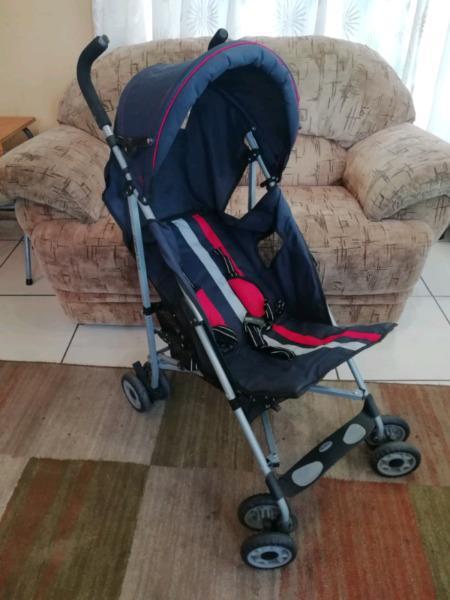 Stroller with raincover