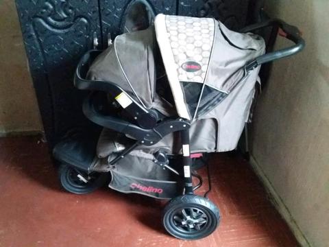 Chelino 3-wheeler pram with car seat