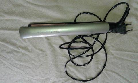 Excellent condition Remington straightener and Ehc curl iron