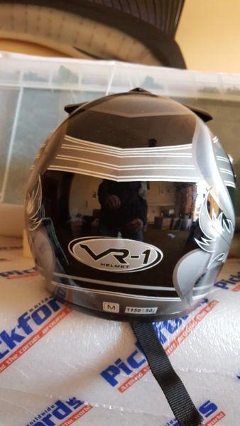 VR-1 Helmet