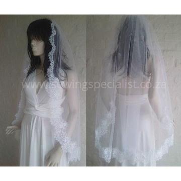 Single veil with lace trim