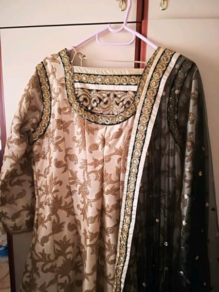 LADIES INDIAN DRESS FOR SALE