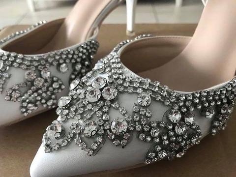 BRIDAL SHOES - SIZE 6 (BRAND NEW)