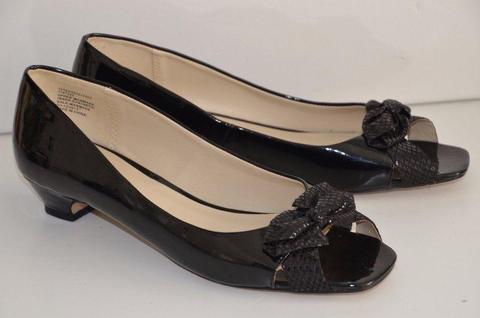 Gorgeous Black Patent Woolworths Heels (Size 7.5)