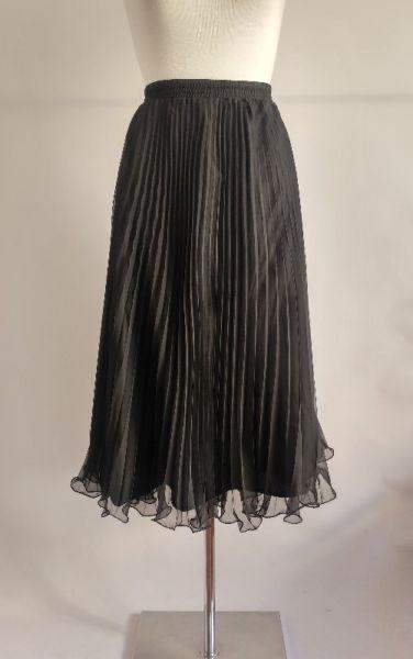 Ladies Black Pleated skirt Size 14