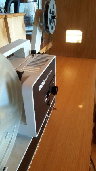 Vintage 8mm Film Projector (working) -R800