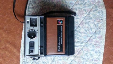 vintage kodak colorburst 100 instant camera with leather R250