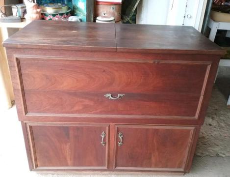 Old radiogram cabinet - cabinet only, no radio