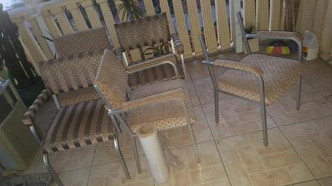 6 Dining Room Chairs R250 - Second Hand