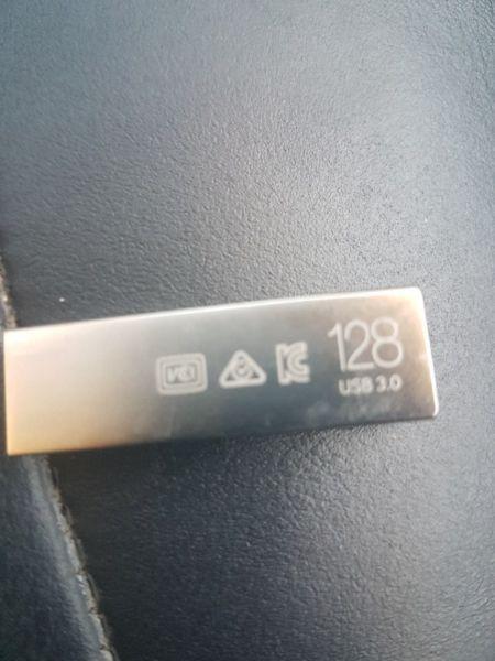 Samsung flash drive 128gig