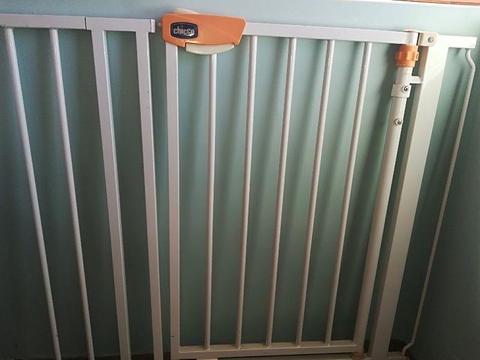 Chicco safety gate