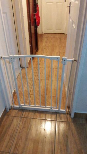 Baby security gate for sale