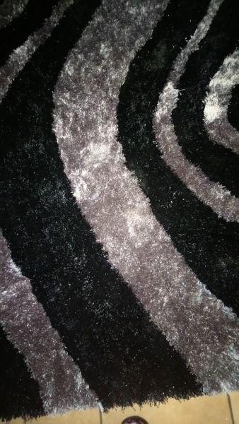 Grey and Black Glitter Finish Lounge Mat