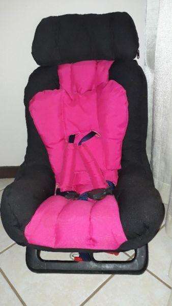 Baby car seat. Clean and in very good condition