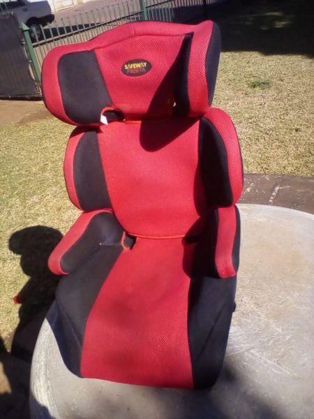 Ferrari Kids Car Seat/Mamalove Cot and Xbox 360 Games