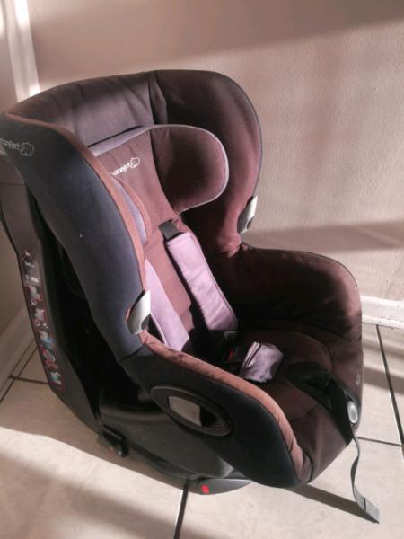 Bebe swivel car seat