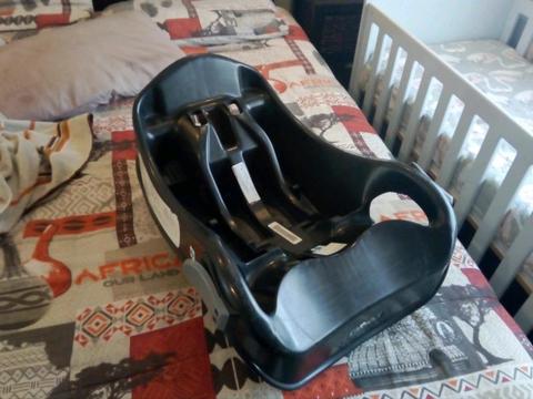 Graco newborn car seat base 0-13kgs for sale