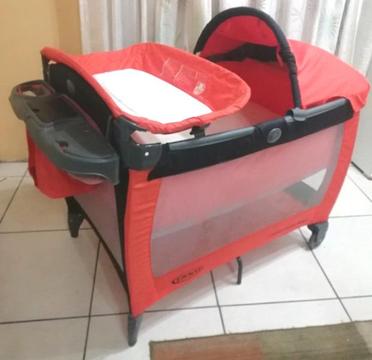 Graco campcot with accessories