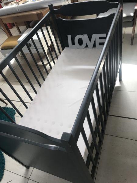 70ies Cot, Revamped and painted, with new matress- R 850