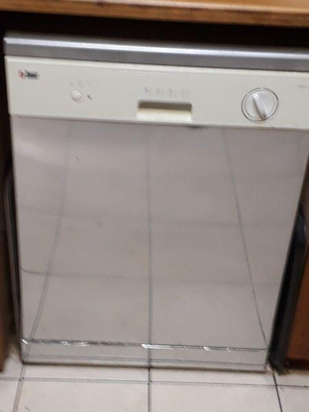 Bauer 12 place setting dishwasher white with mirror film covering like new