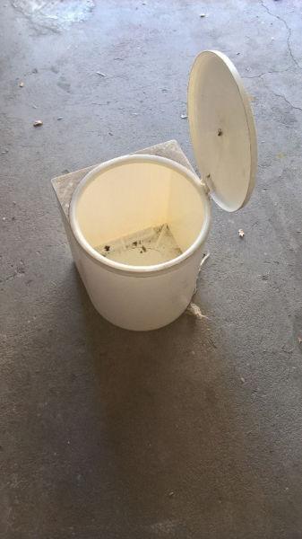 Dustbin for inside kitchen cupboard