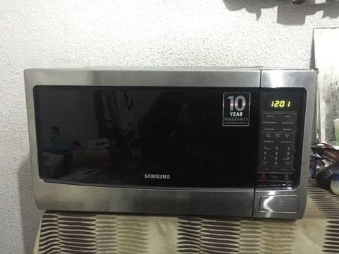 Samsung Solo Stainless Steel Microwaveoven, 40 Litre