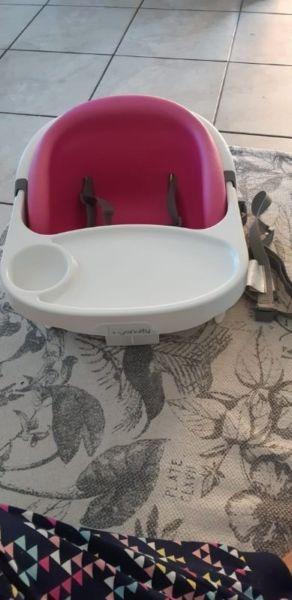 Ingentuity Baby Seat / table - in good condition!
