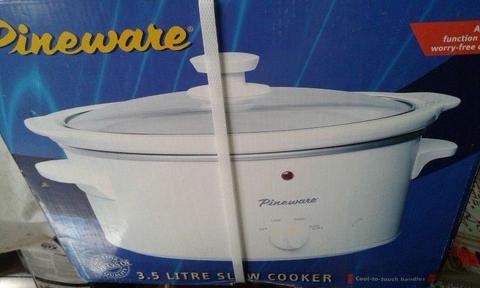 Pineware Slowcooker Brand new in box