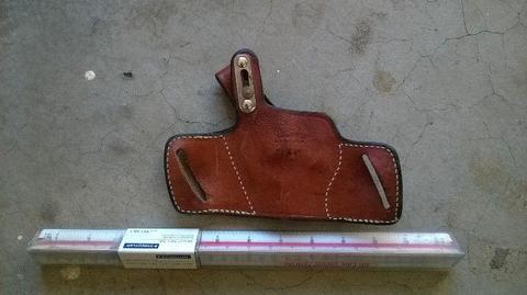 Leather holster for .38 snub nose or similar