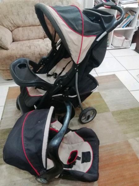 Chelino travel system