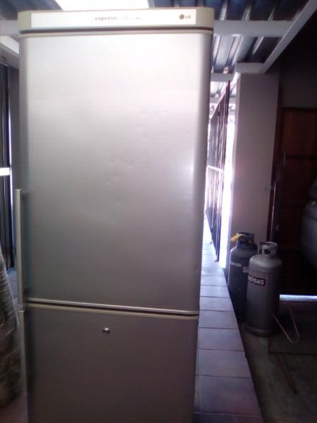 Lg silver metalic express cool fridge & freezer in very good condition