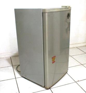 Salton 110 litre bar fridge